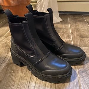 TORY BURCH Chelsea Lug-Sole Heeled Ankle Boot